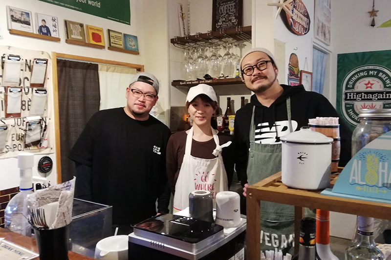 五泉市　サンボンギ ダイナー　店員さん