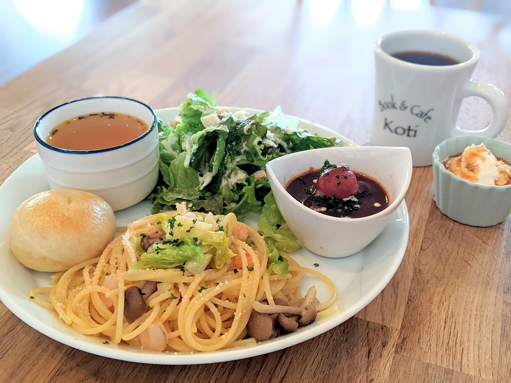 阿賀野市 本の読めるおしゃれなカフェでゆったり親子ランチ Book Cafe Koti ララライフ Raralife 新潟 ろうきんの女性応援サイト